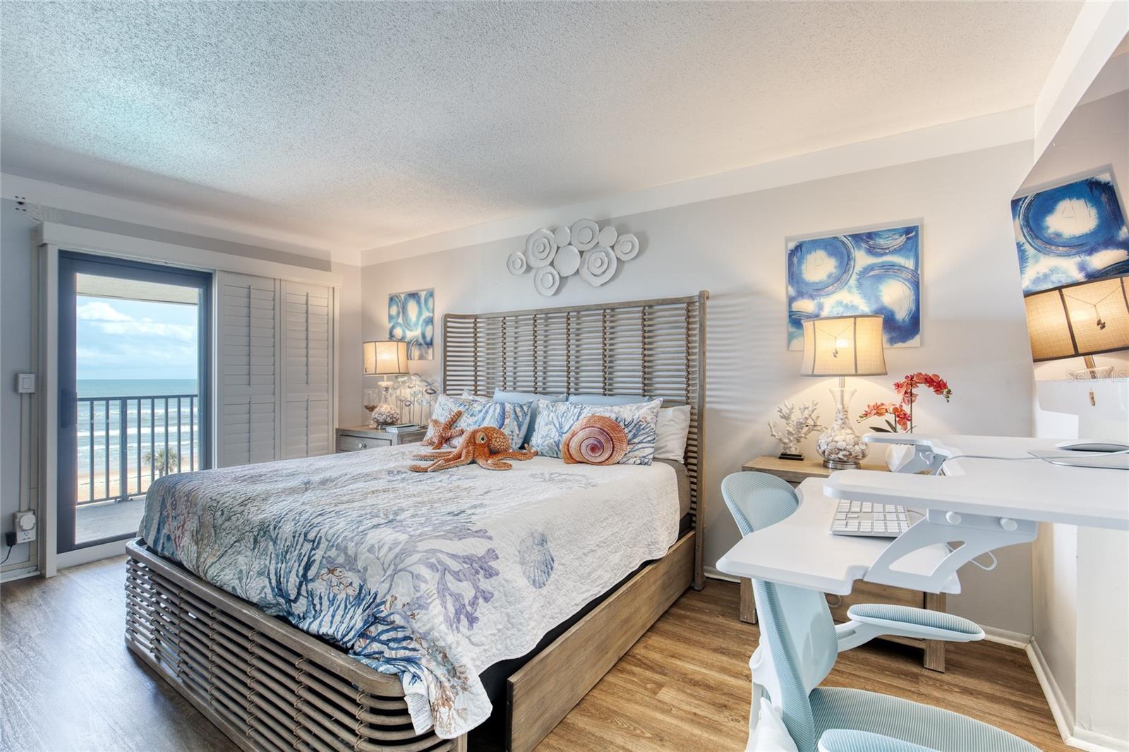 Image 18 of 46 For 935 Ocean Shore Boulevard 4040