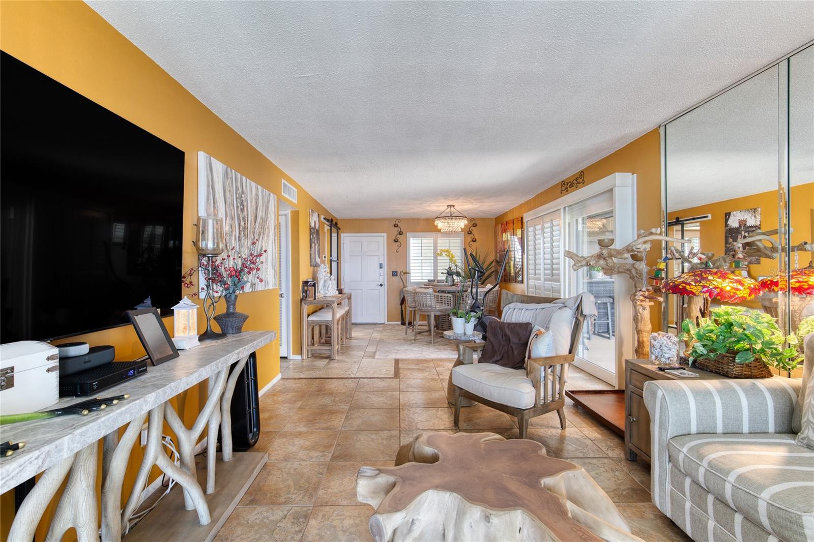 Image 22 of 46 For 935 Ocean Shore Boulevard 4040