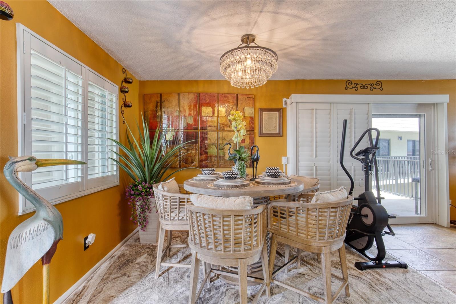 Image 5 of 46 For 935 Ocean Shore Boulevard 4040