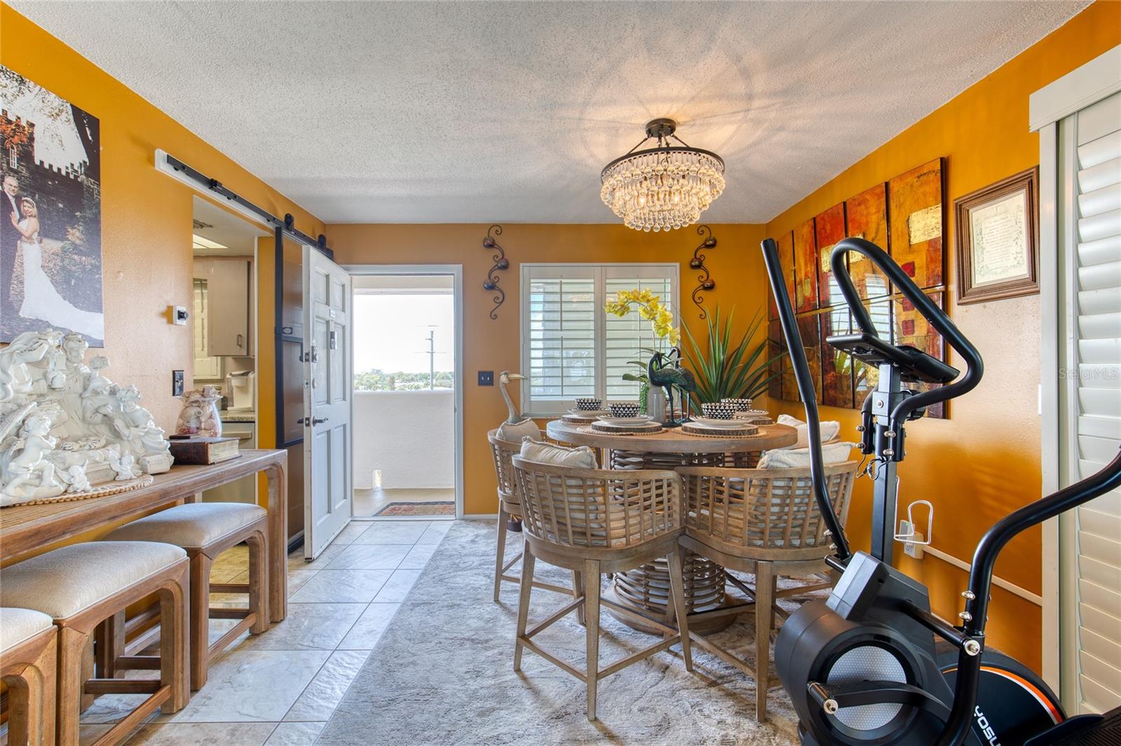 Image 6 of 46 For 935 Ocean Shore Boulevard 4040