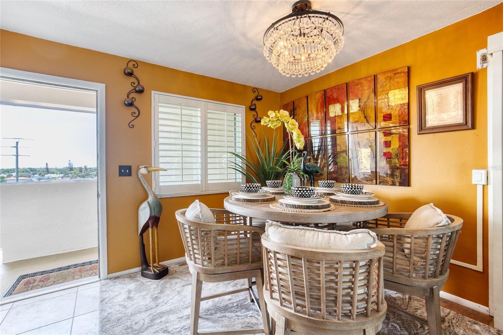 Image 7 of 46 For 935 Ocean Shore Boulevard 4040