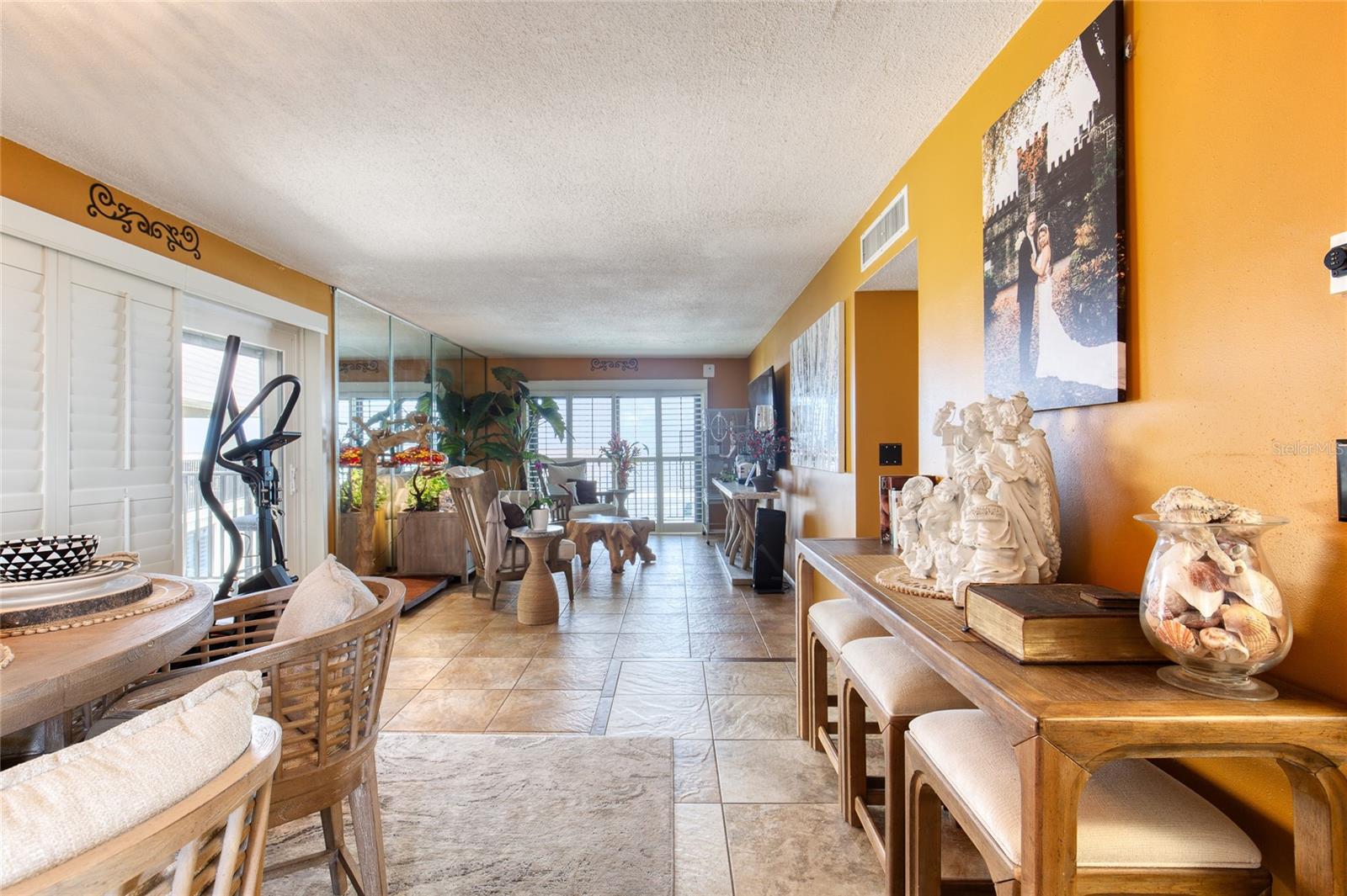 Image 9 of 46 For 935 Ocean Shore Boulevard 4040