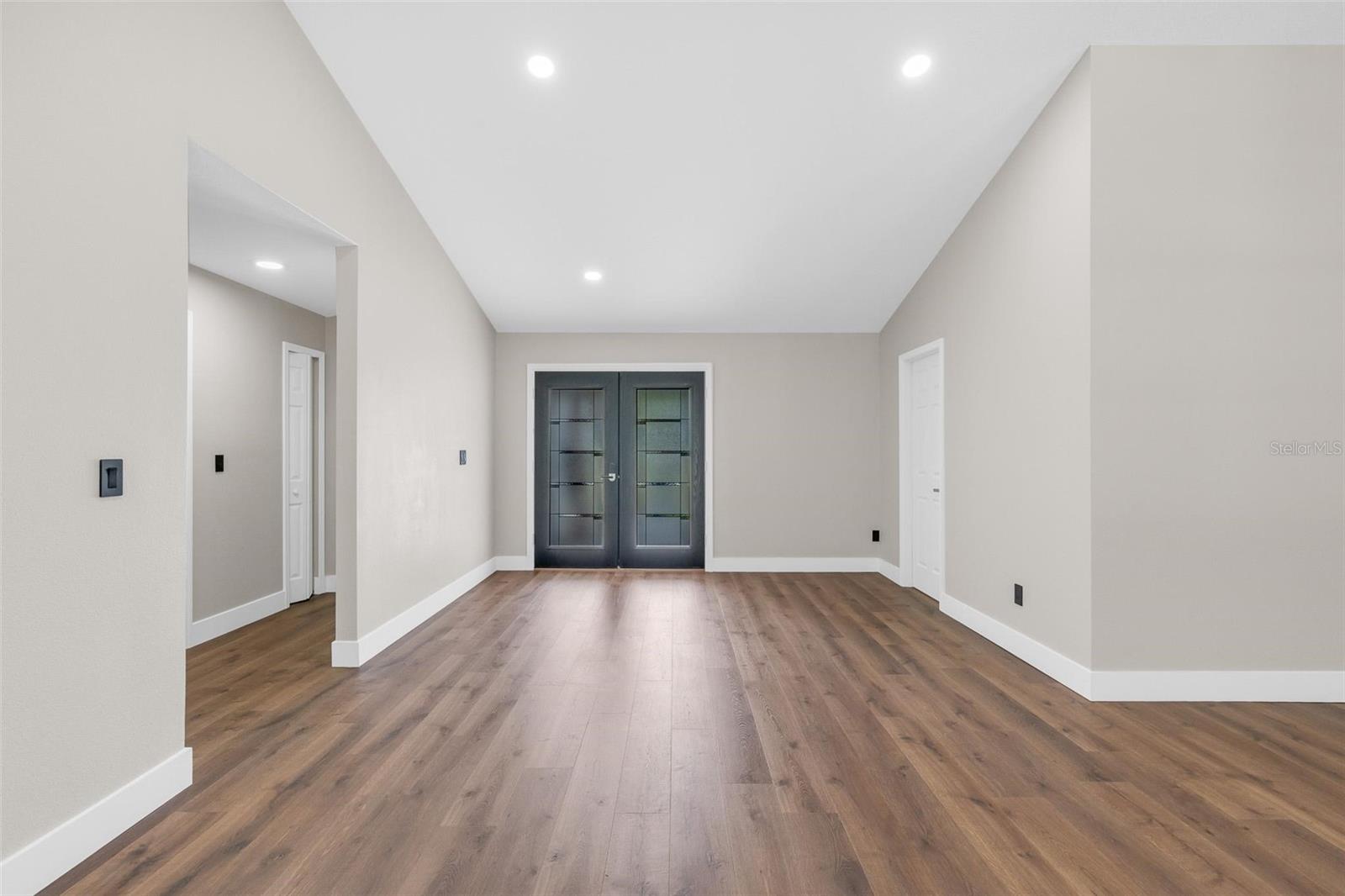 Image 10 of 56 For 31 Wasserman Drive