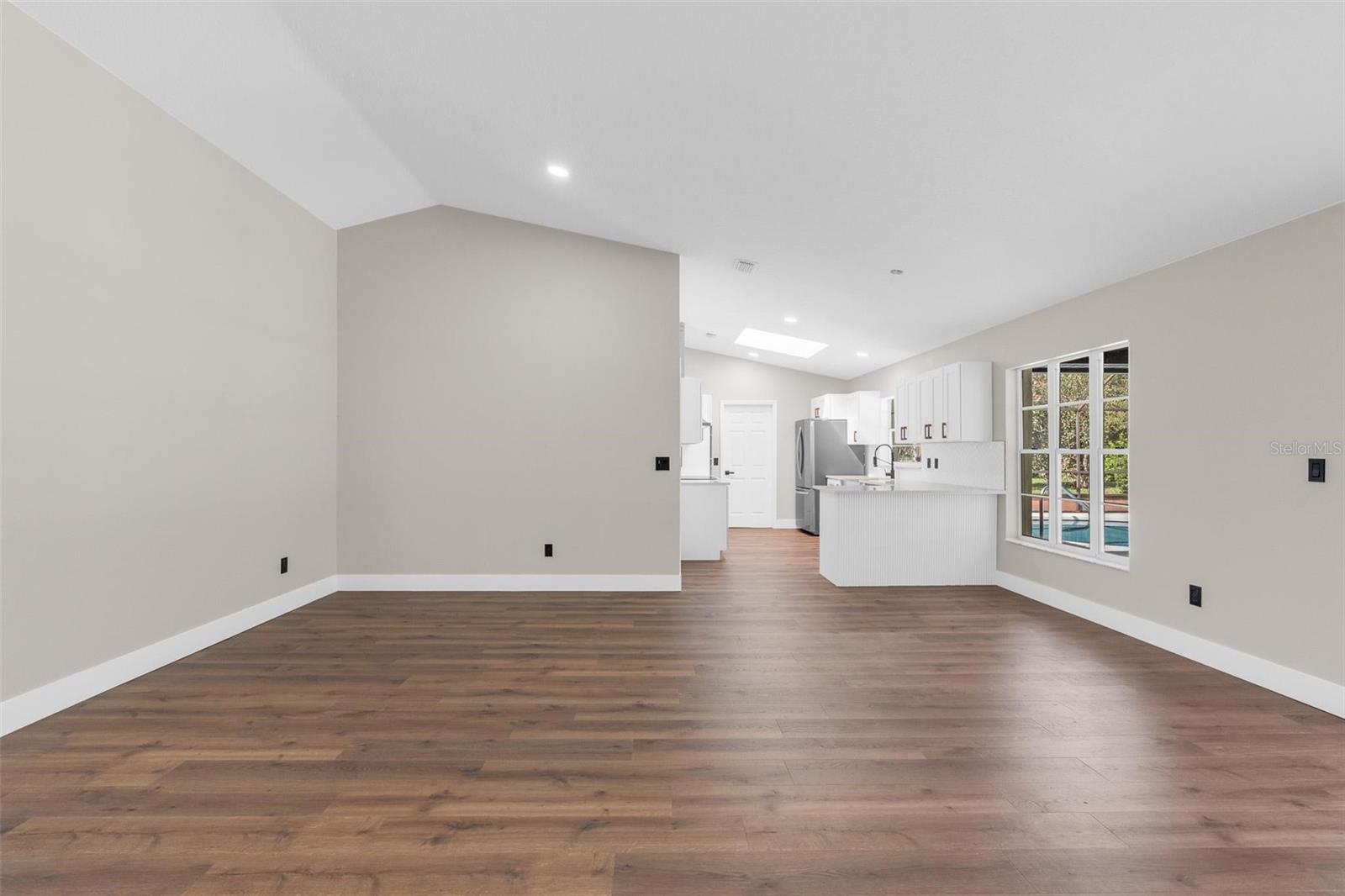 Image 13 of 56 For 31 Wasserman Drive