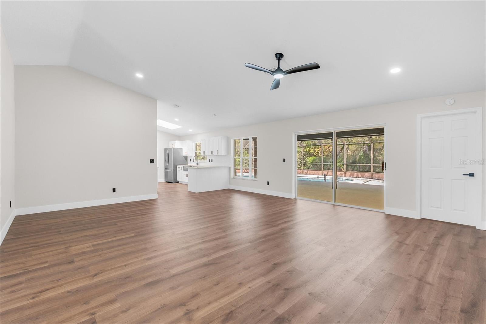 Image 14 of 56 For 31 Wasserman Drive