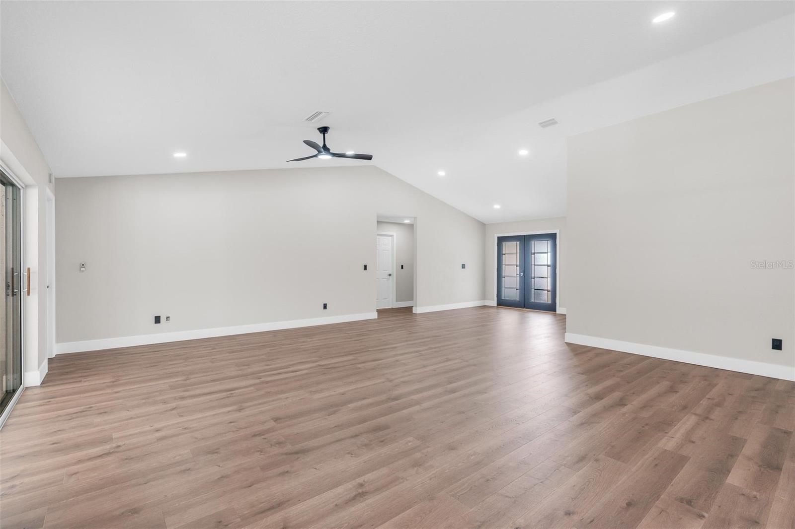 Image 15 of 56 For 31 Wasserman Drive