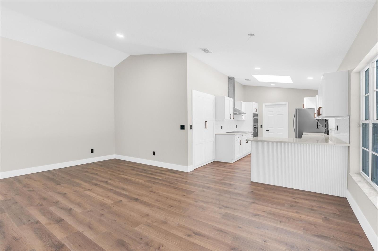 Image 16 of 56 For 31 Wasserman Drive