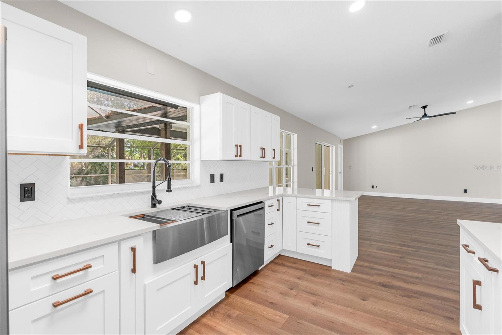 Image 27 of 56 For 31 Wasserman Drive