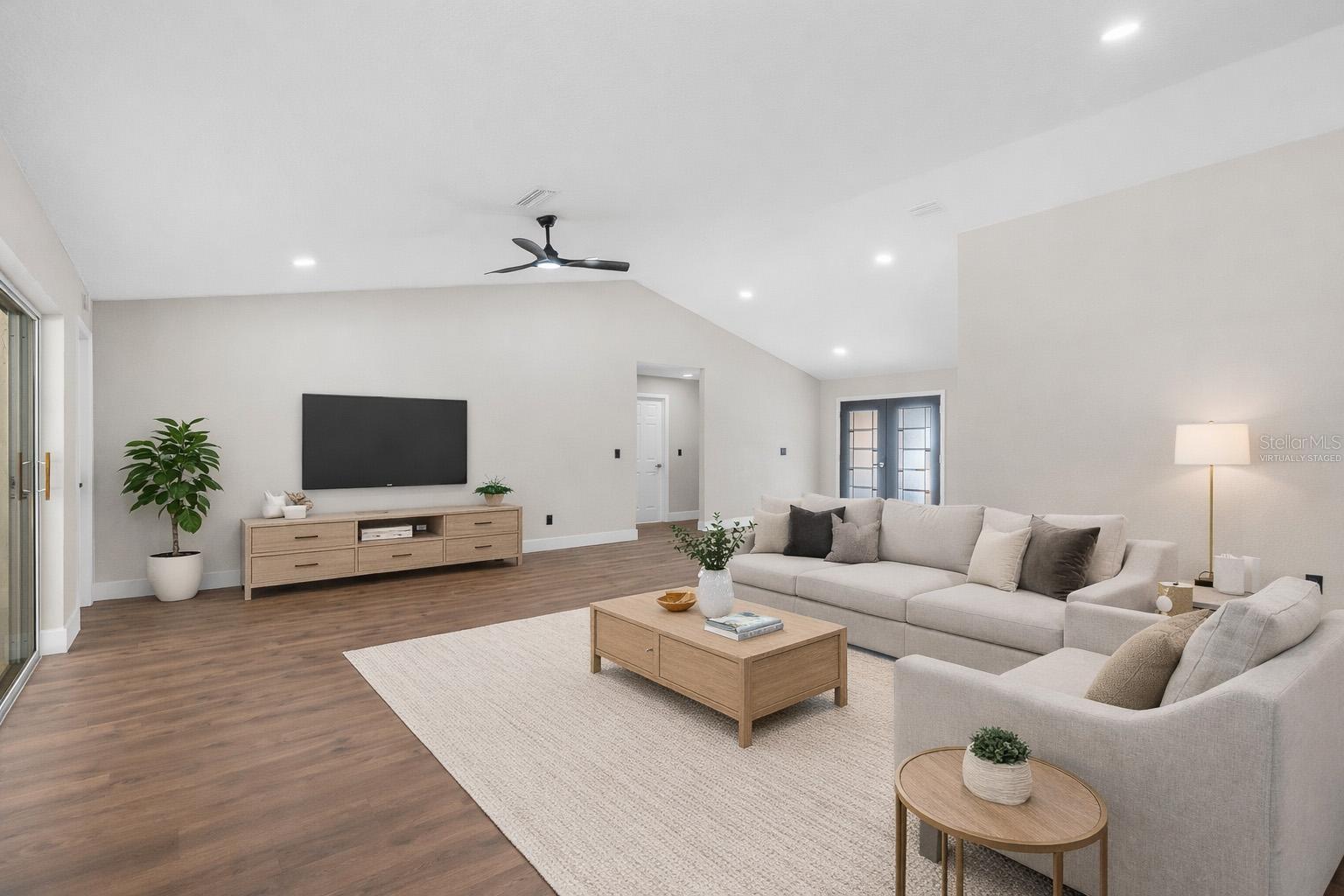 Image 4 of 56 For 31 Wasserman Drive