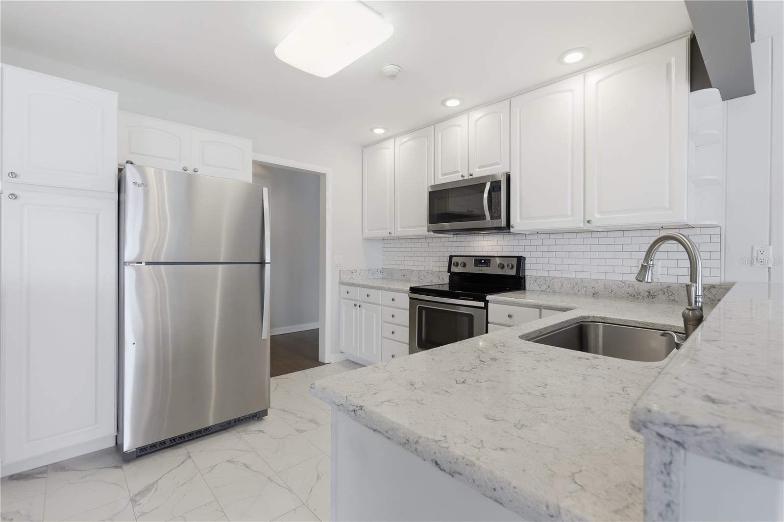 Image 10 of 44 For 940 Kepler Road