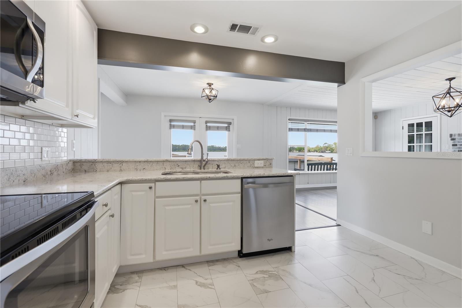 Image 11 of 44 For 940 Kepler Road