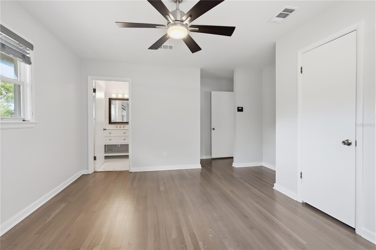 Image 16 of 44 For 940 Kepler Road