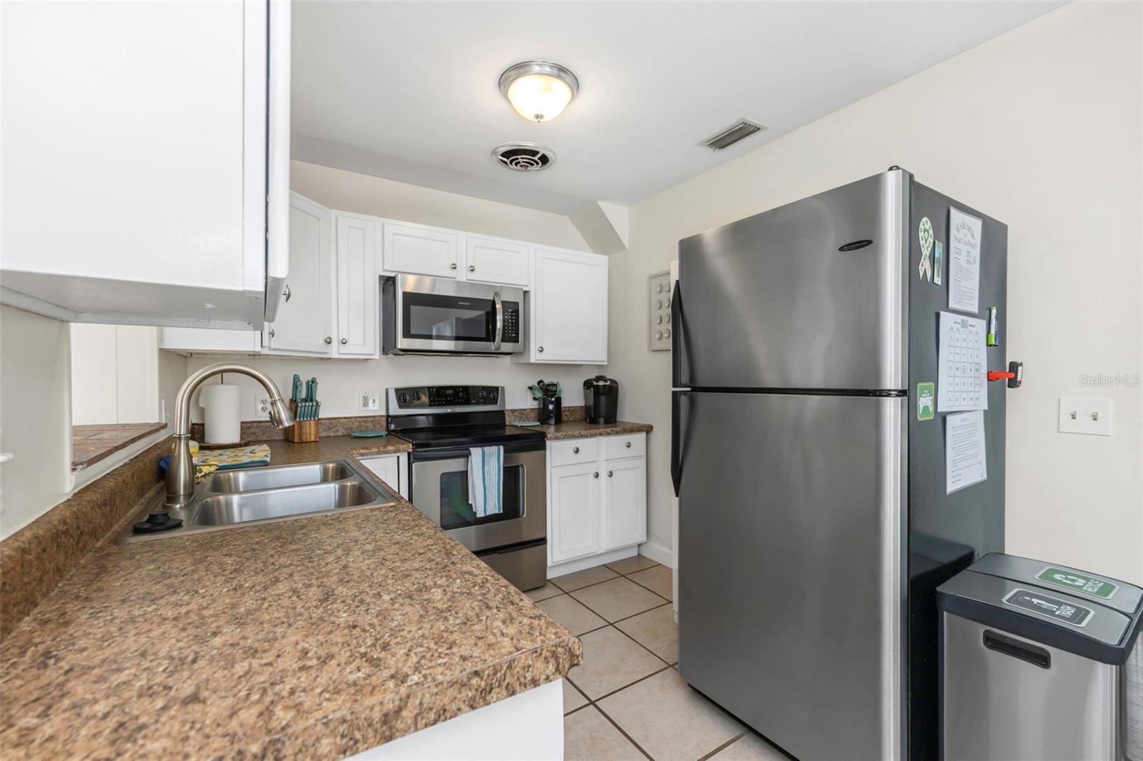 Listing photo id 8 for 4502 Pearl Avenue