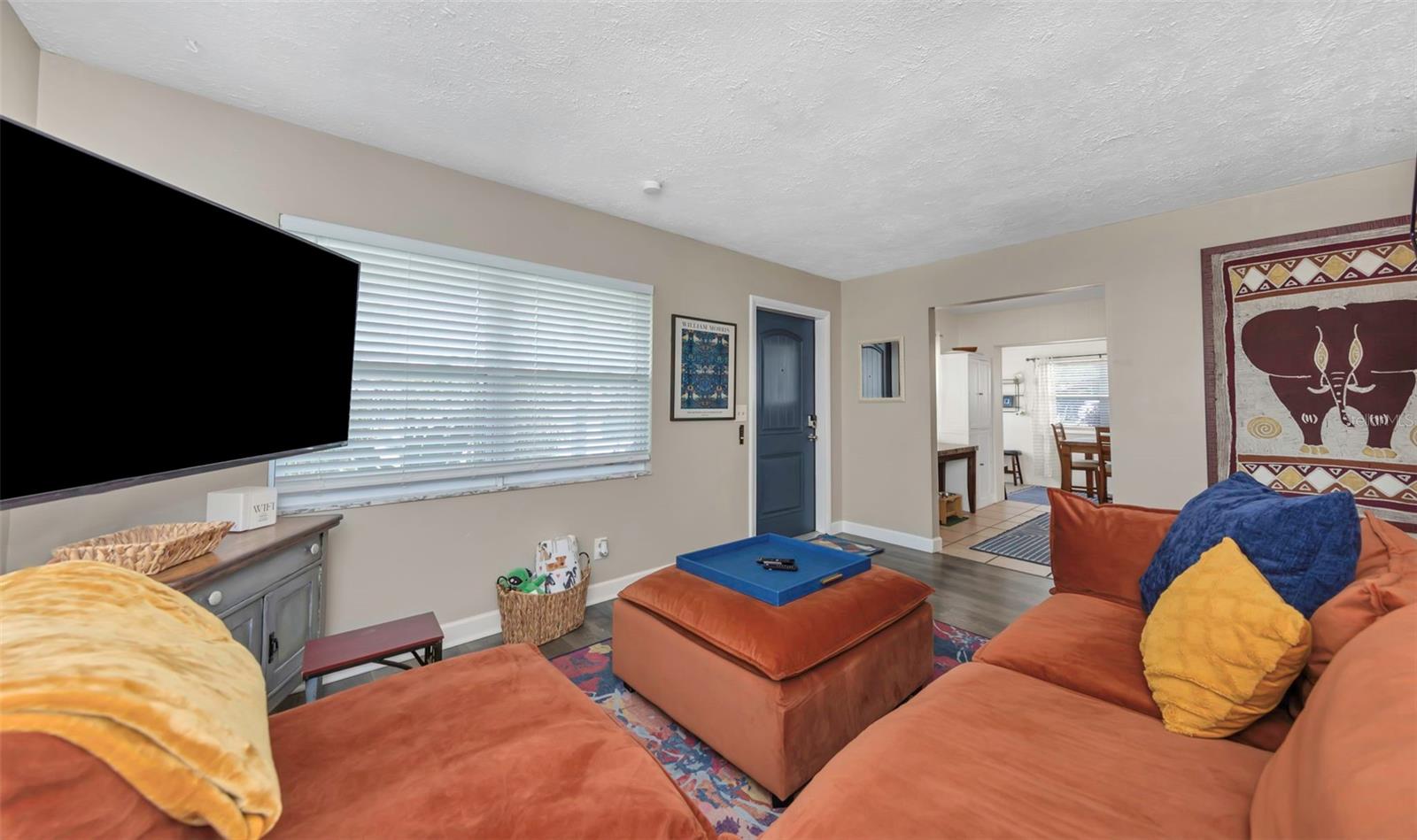 Listing photo id 12 for 4502 Pearl Avenue