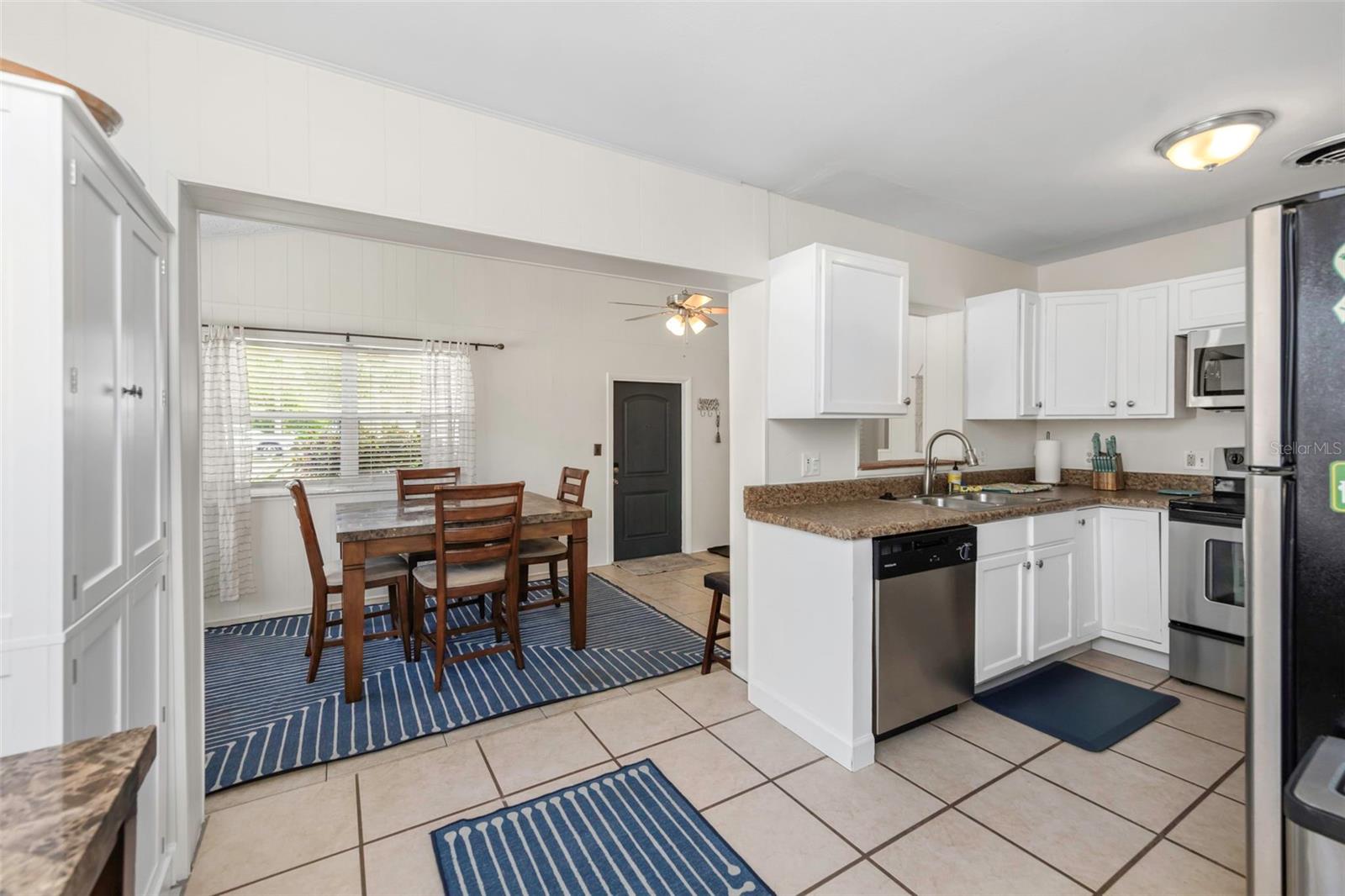 Listing photo id 15 for 4502 Pearl Avenue