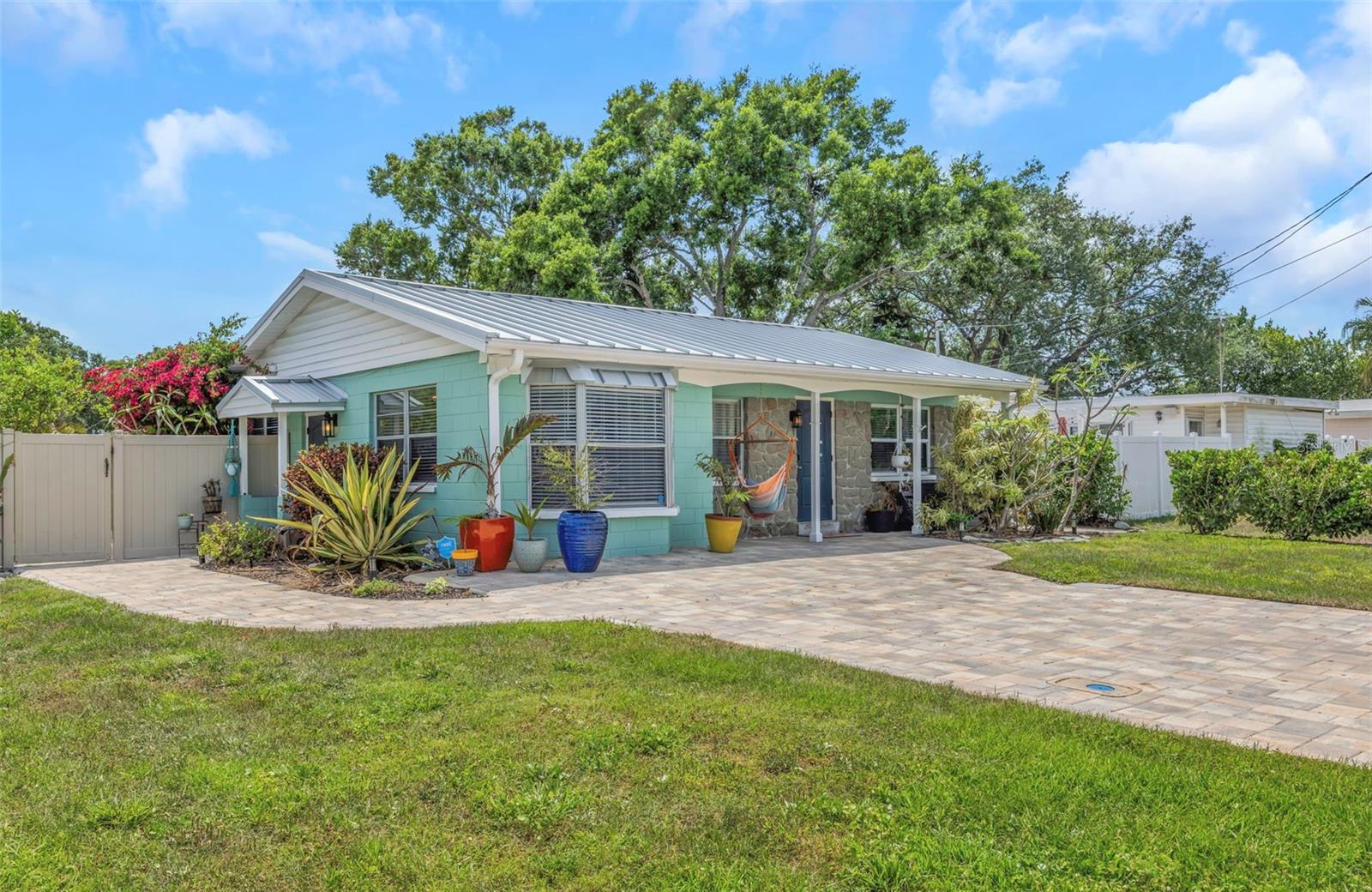 Listing photo id 0 for 4502 Pearl Avenue