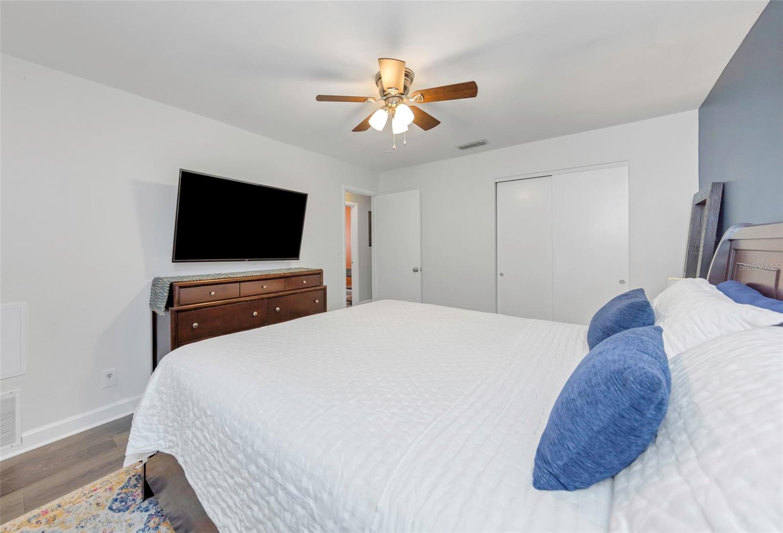 Listing photo id 26 for 4502 Pearl Avenue