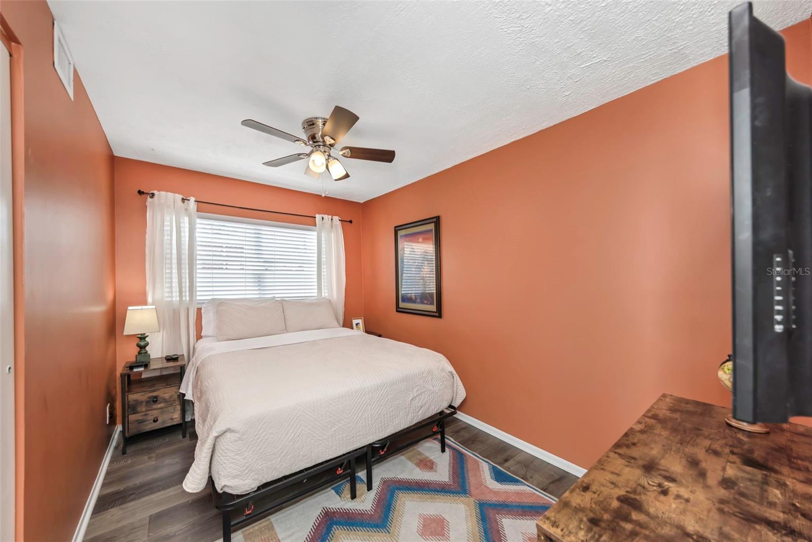 Listing photo id 28 for 4502 Pearl Avenue