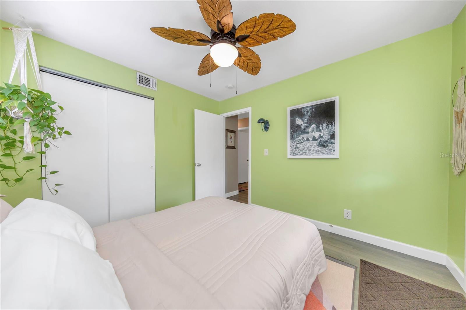 Listing photo id 35 for 4502 Pearl Avenue