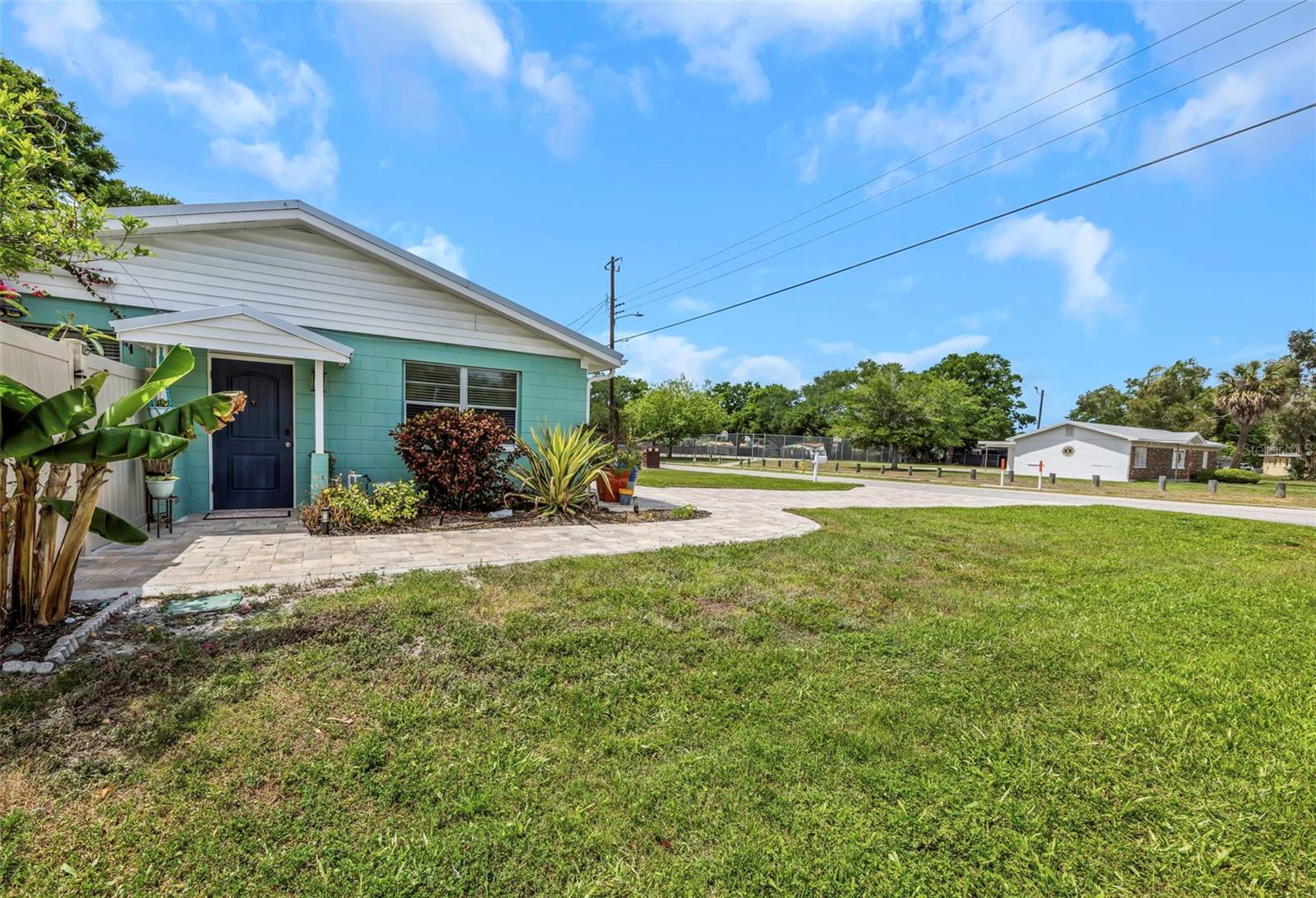 Listing photo id 3 for 4502 Pearl Avenue