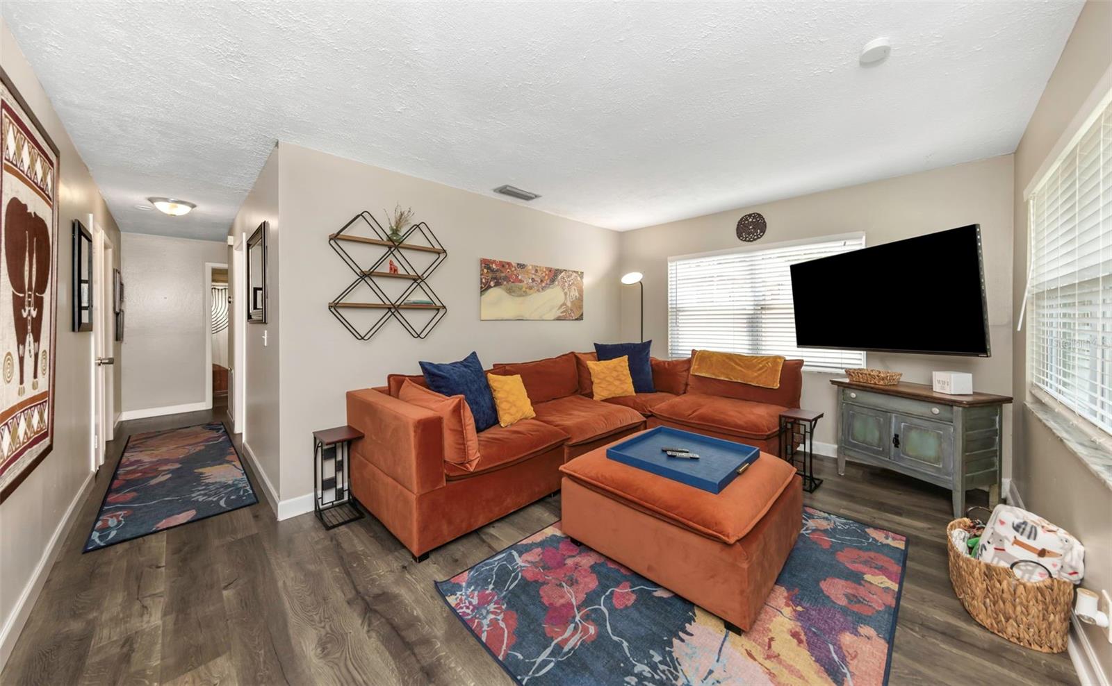 Listing photo id 7 for 4502 Pearl Avenue