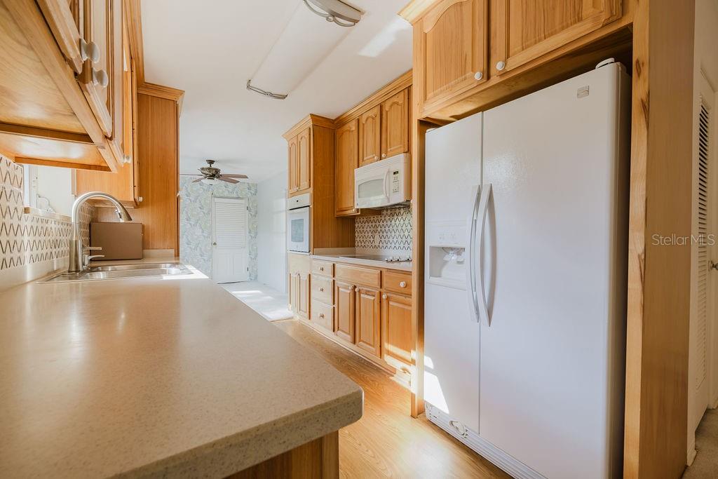 Image 10 of 33 For 305 Woodward Avenue