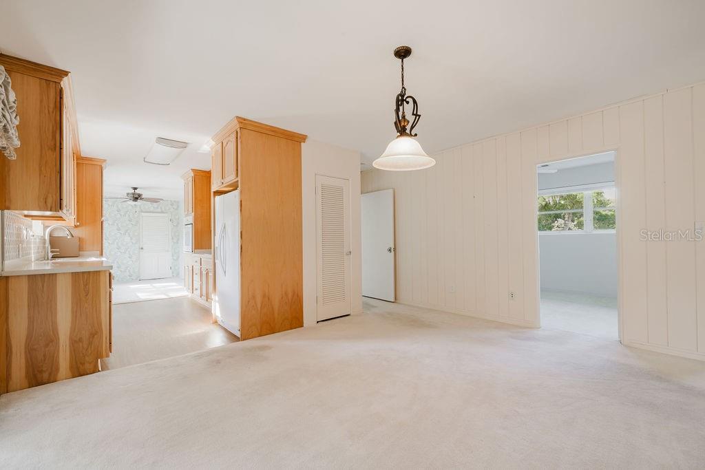 Image 12 of 33 For 305 Woodward Avenue