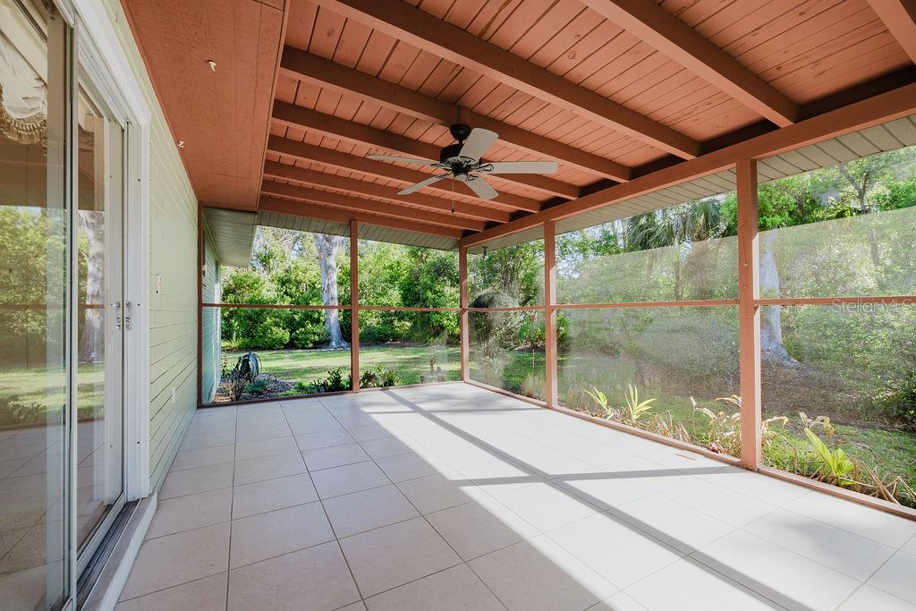 Image 28 of 33 For 305 Woodward Avenue