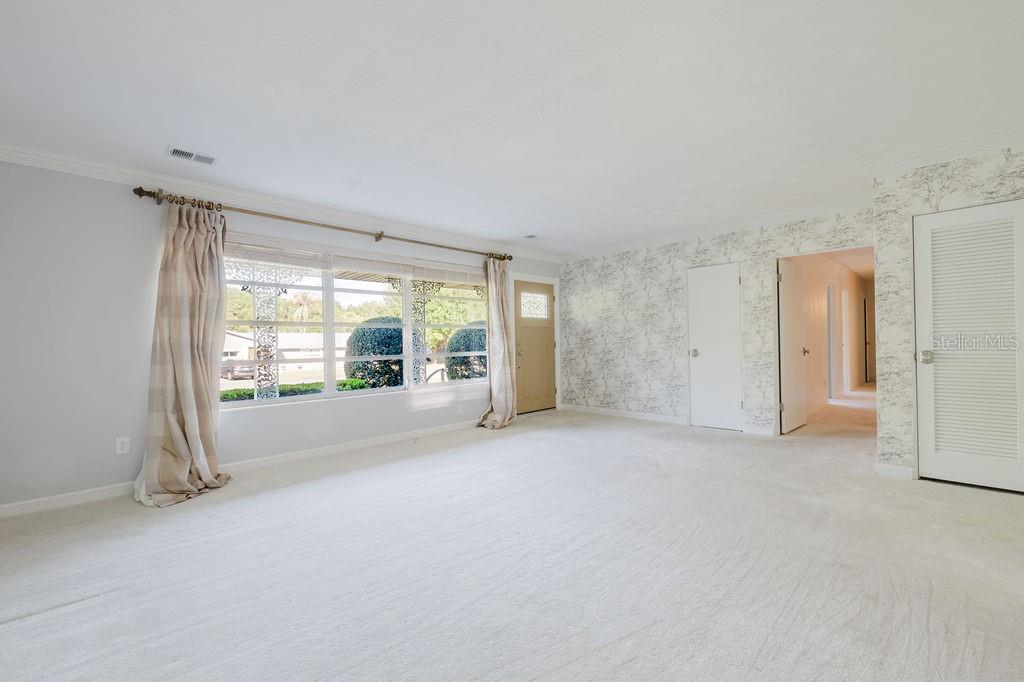 Image 4 of 33 For 305 Woodward Avenue