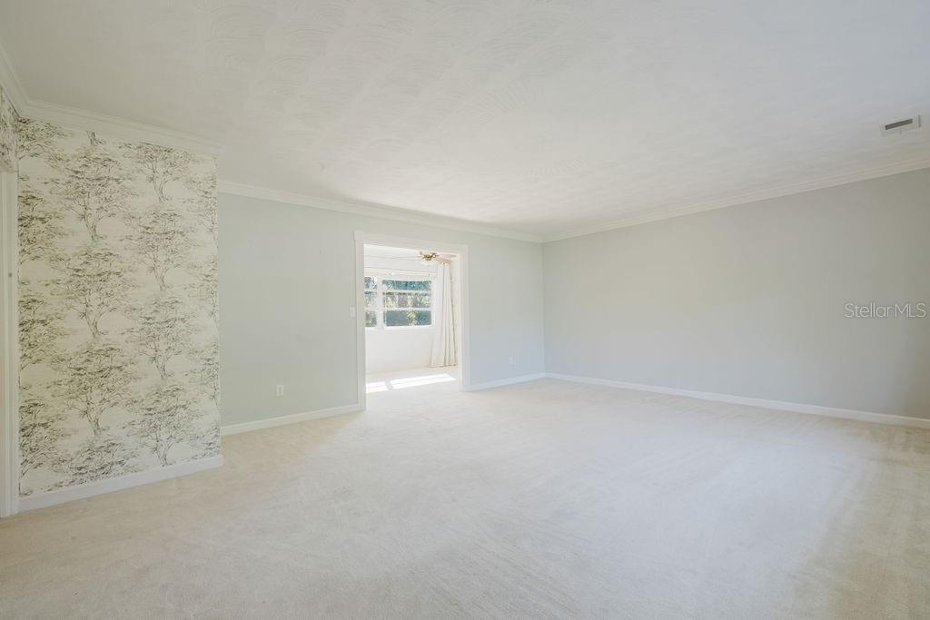 Image 5 of 33 For 305 Woodward Avenue