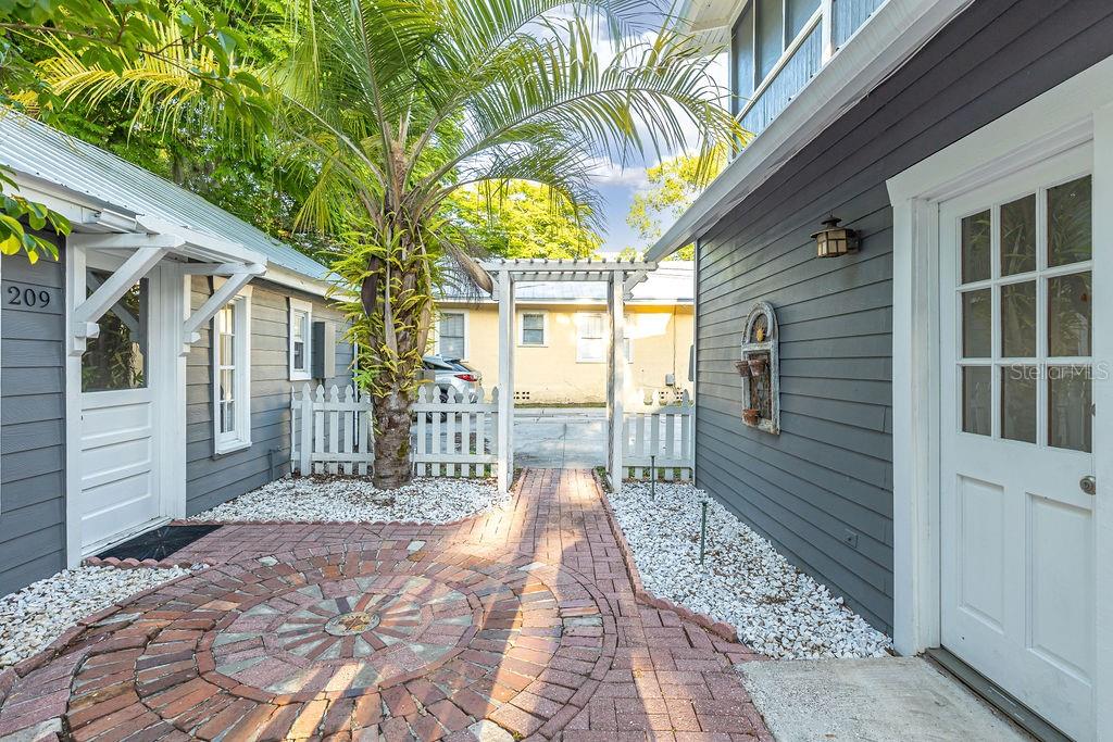 Image 20 of 67 For 205 Voorhis Avenue