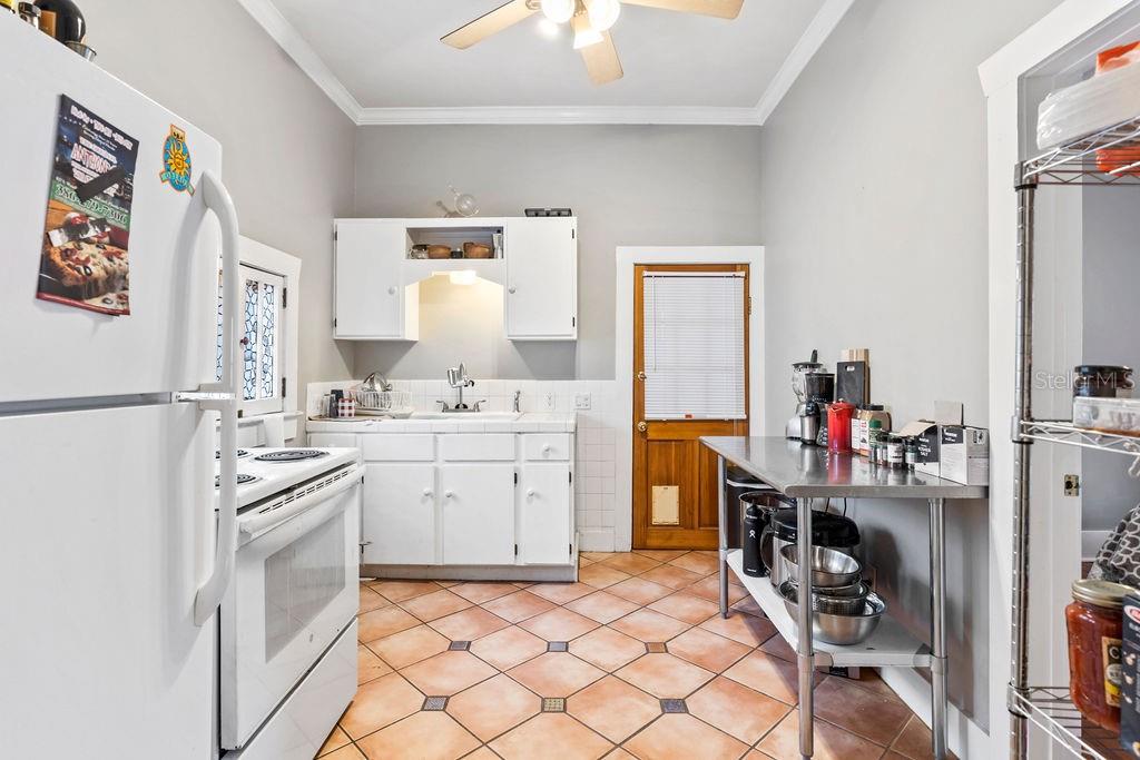 Image 28 of 67 For 205 Voorhis Avenue