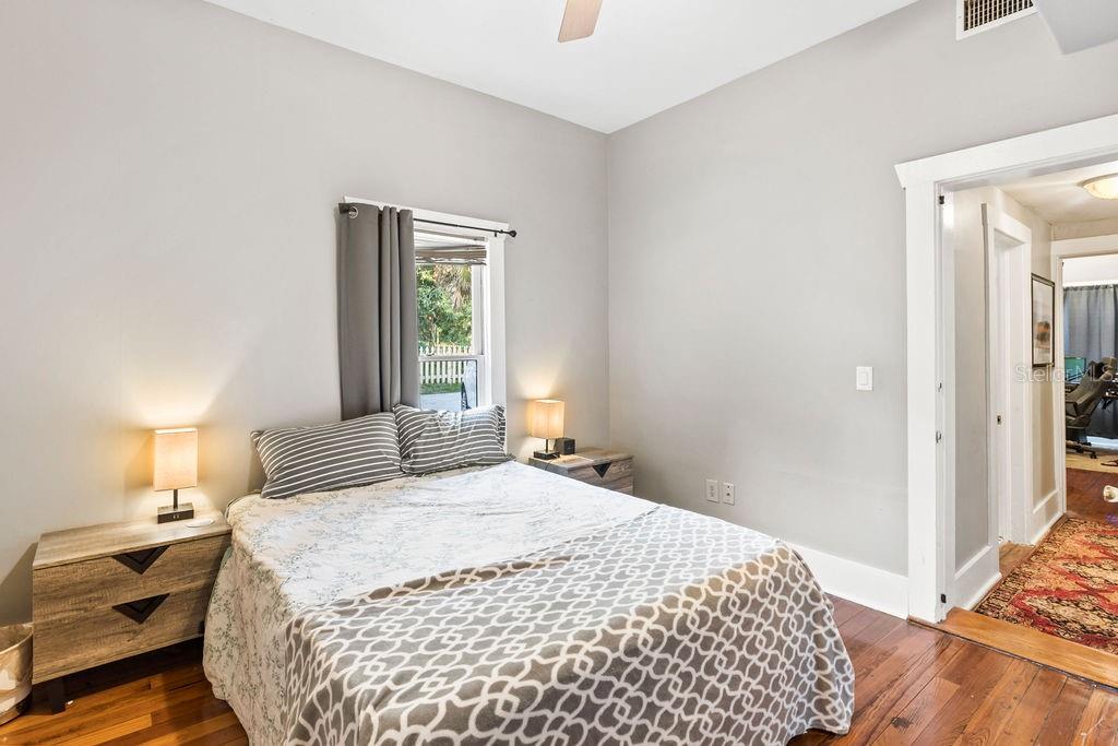 Image 31 of 67 For 205 Voorhis Avenue