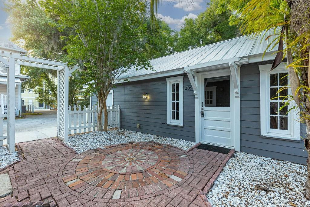 Image 8 of 67 For 205 Voorhis Avenue