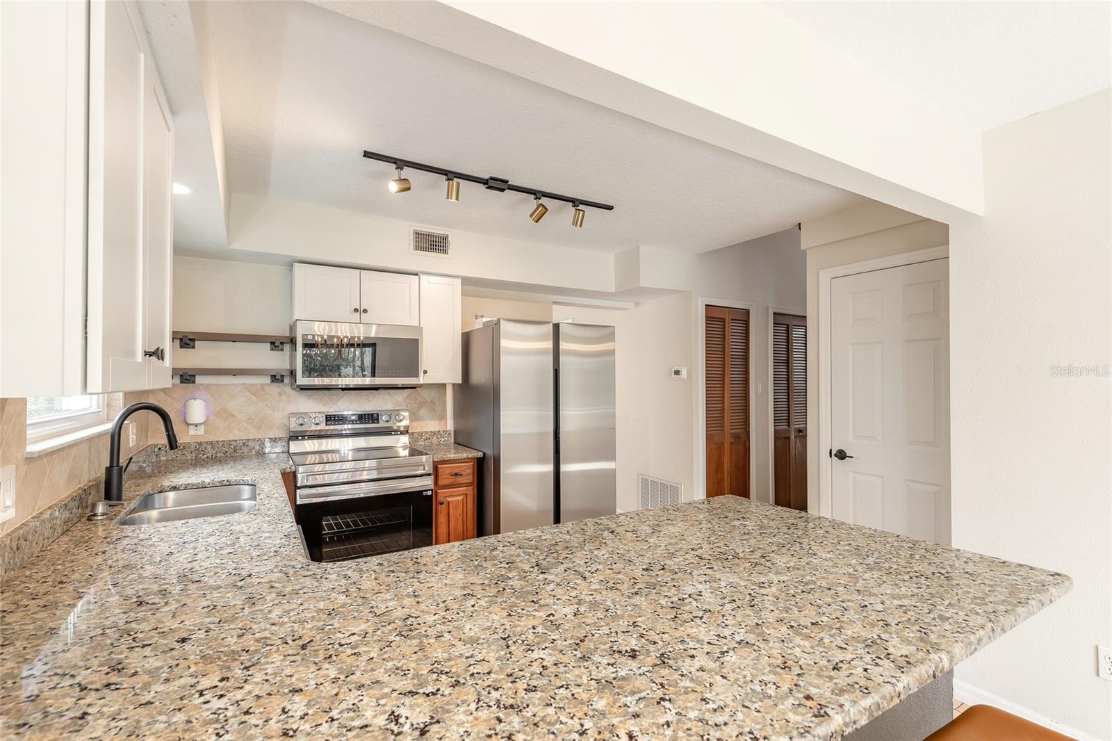 Image 9 of 60 For 2090 & 2095 Stone Road