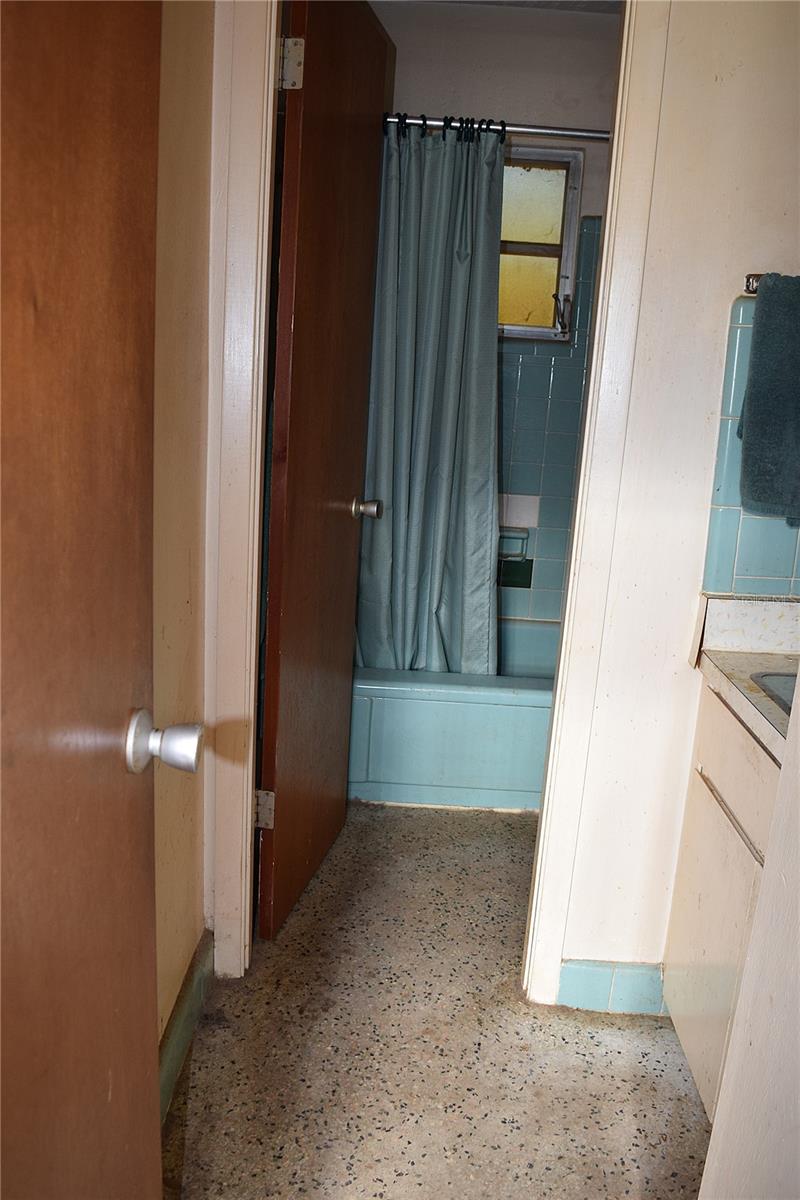 Image 15 of 30 For 2535 Boswell Street