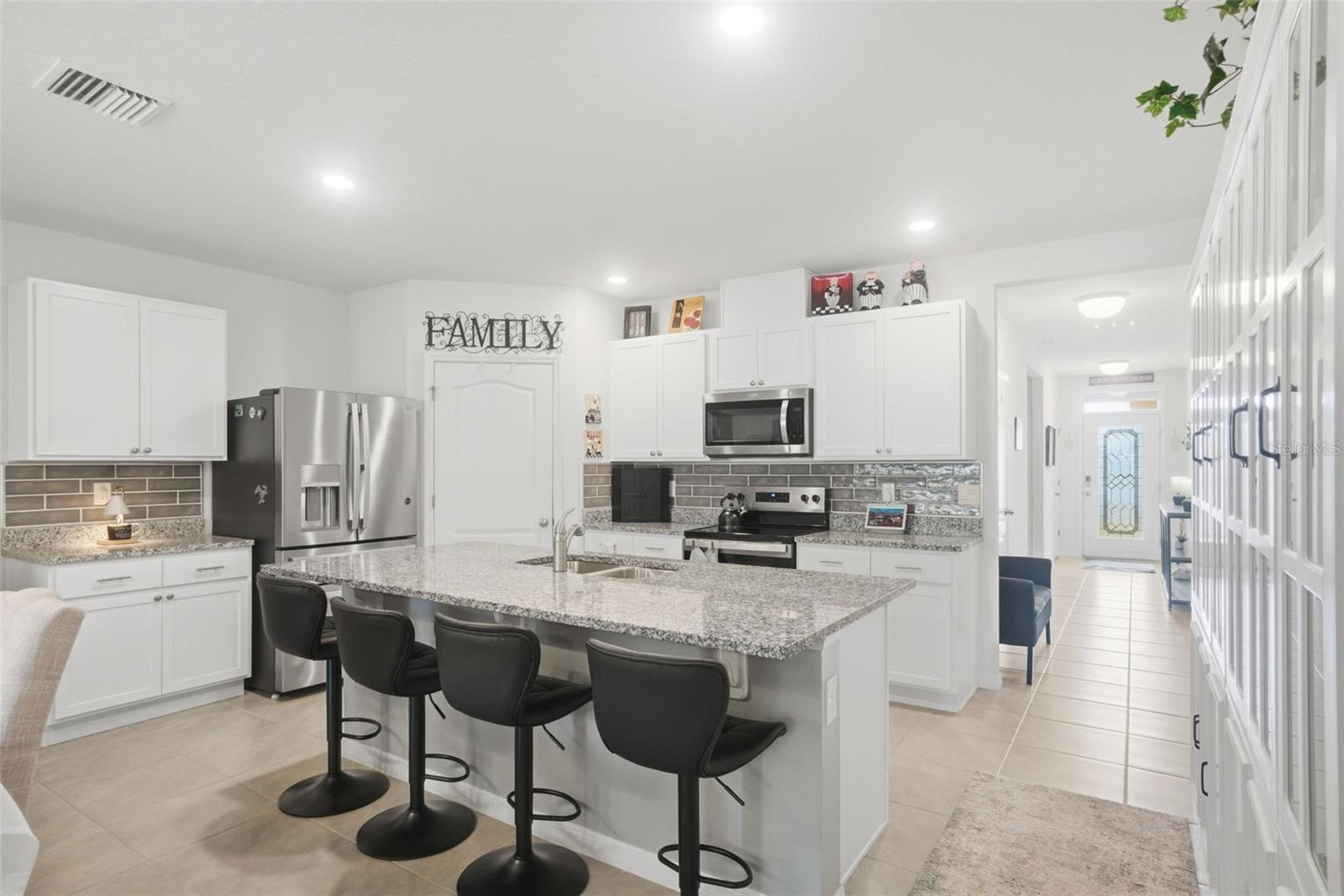Image 12 of 37 For 807 Amhurst Drive