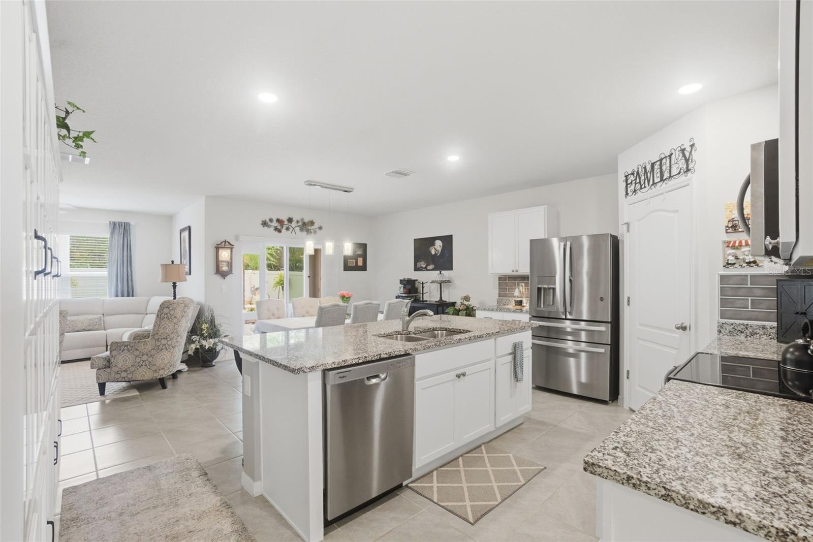 Image 7 of 37 For 807 Amhurst Drive