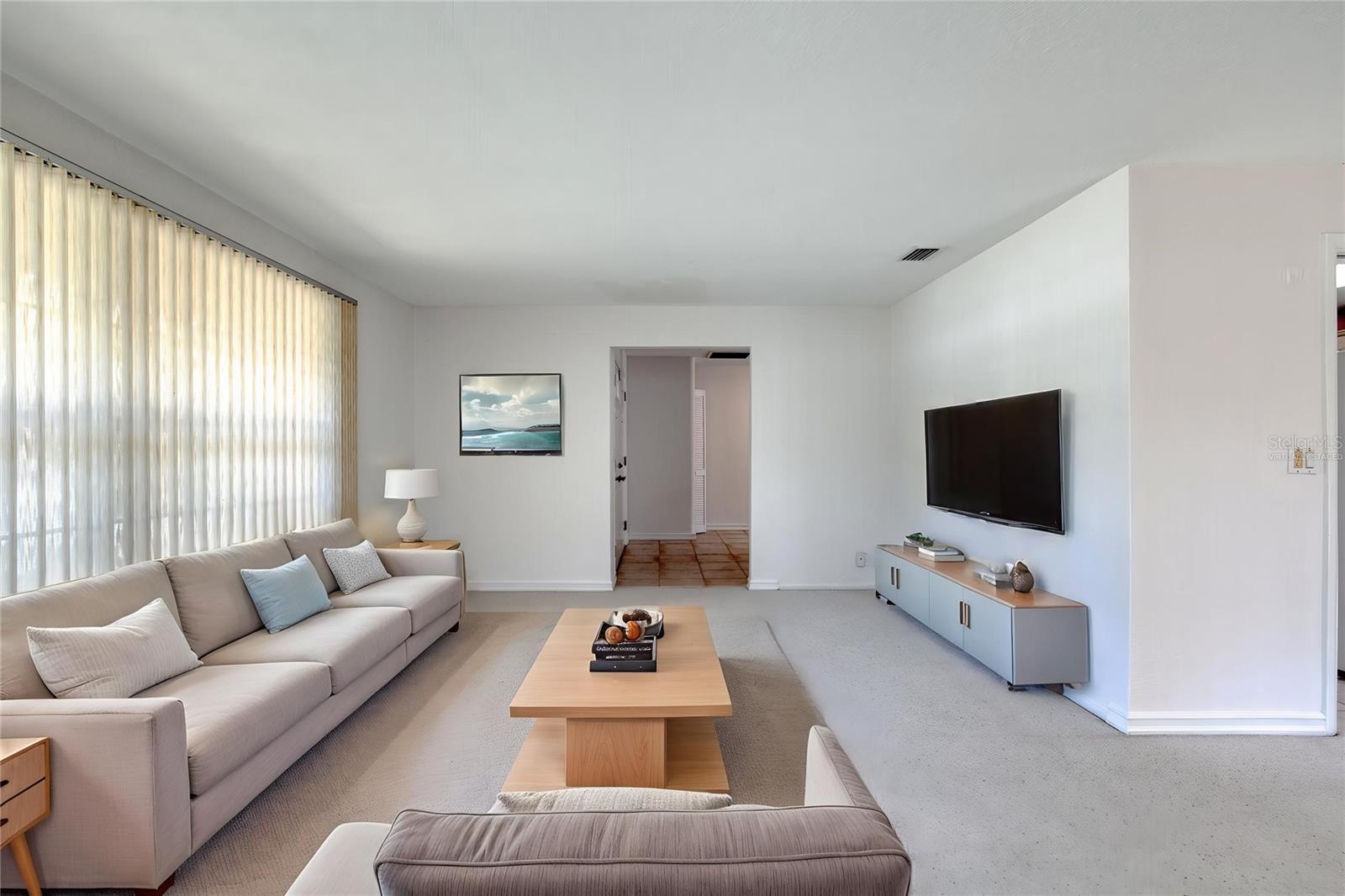 Image 10 of 47 For 731 Lindenwood Circle E