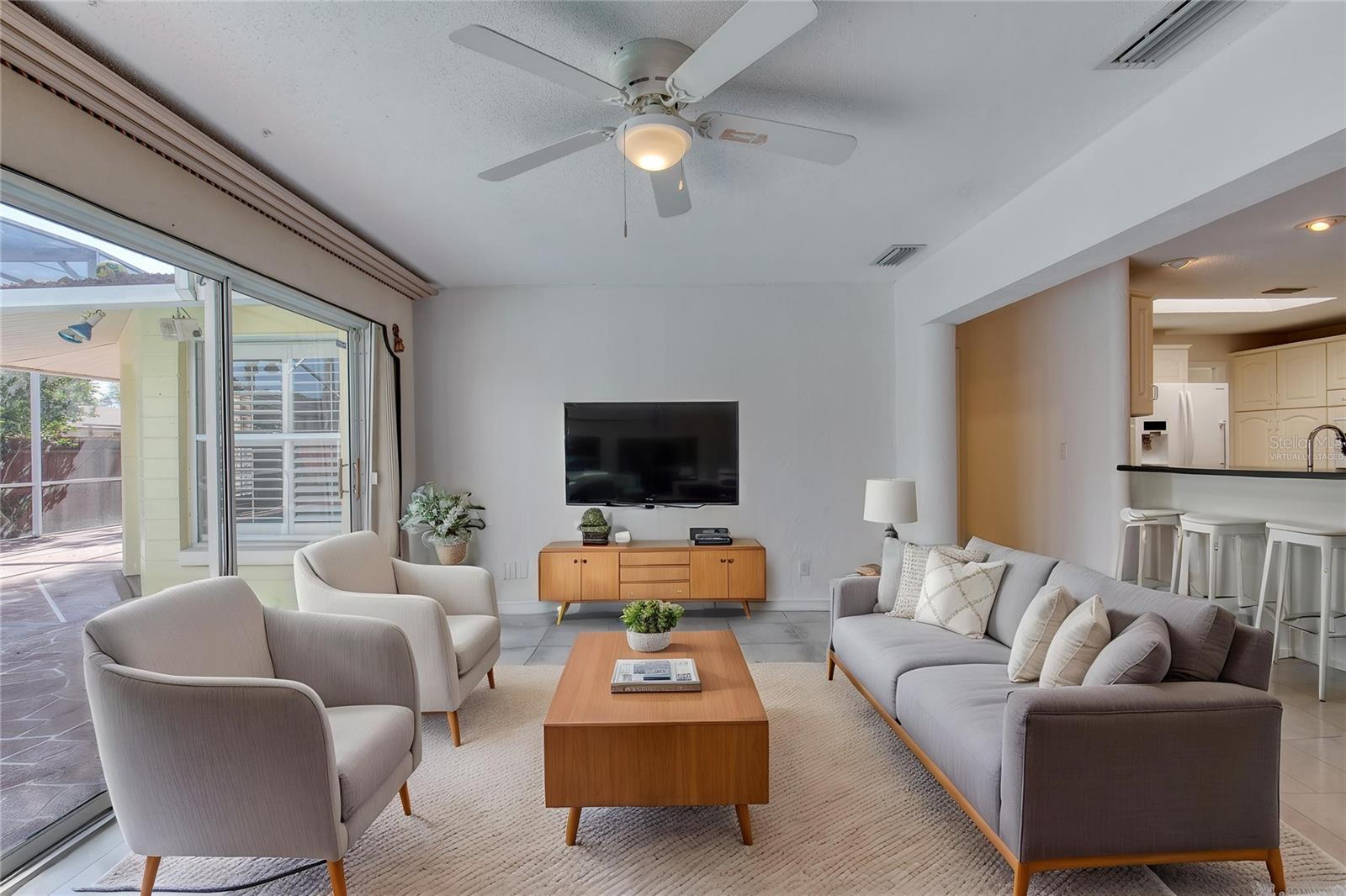 Image 22 of 47 For 731 Lindenwood Circle E