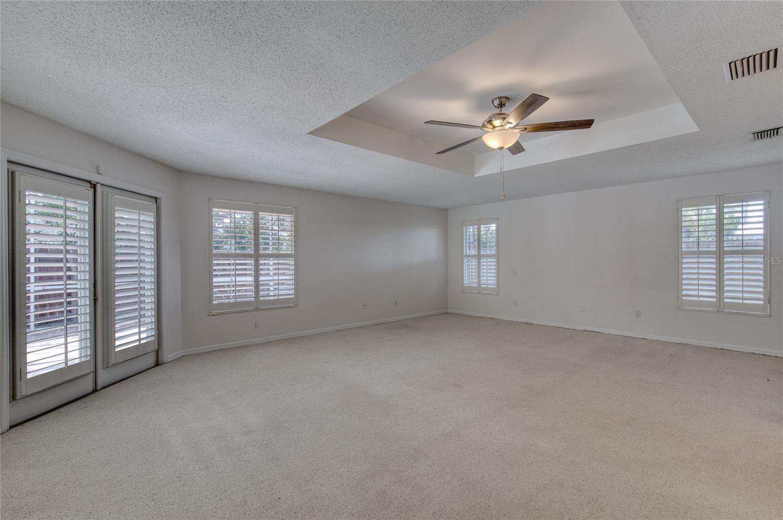 Image 23 of 47 For 731 Lindenwood Circle E