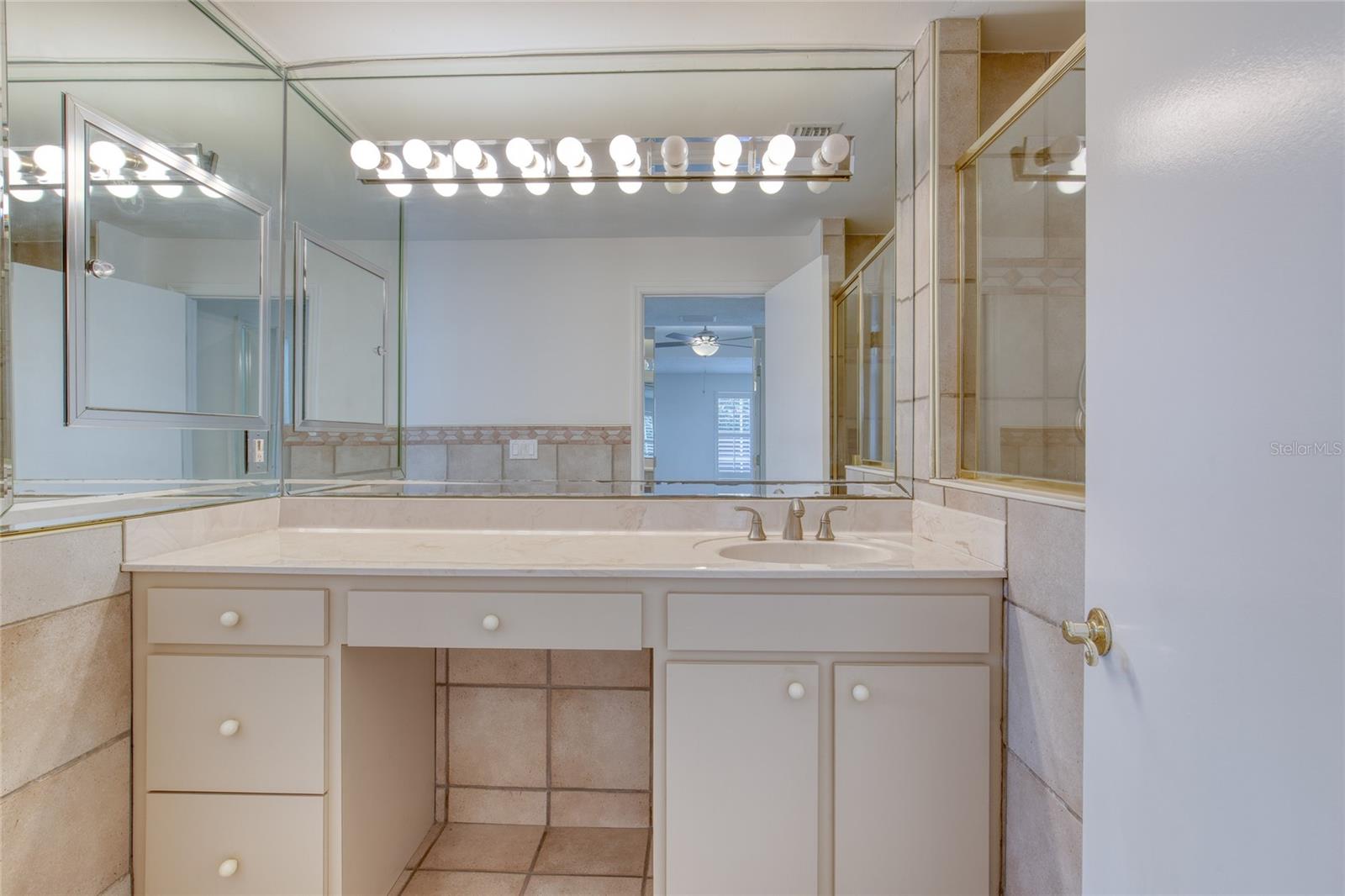 Image 29 of 47 For 731 Lindenwood Circle E