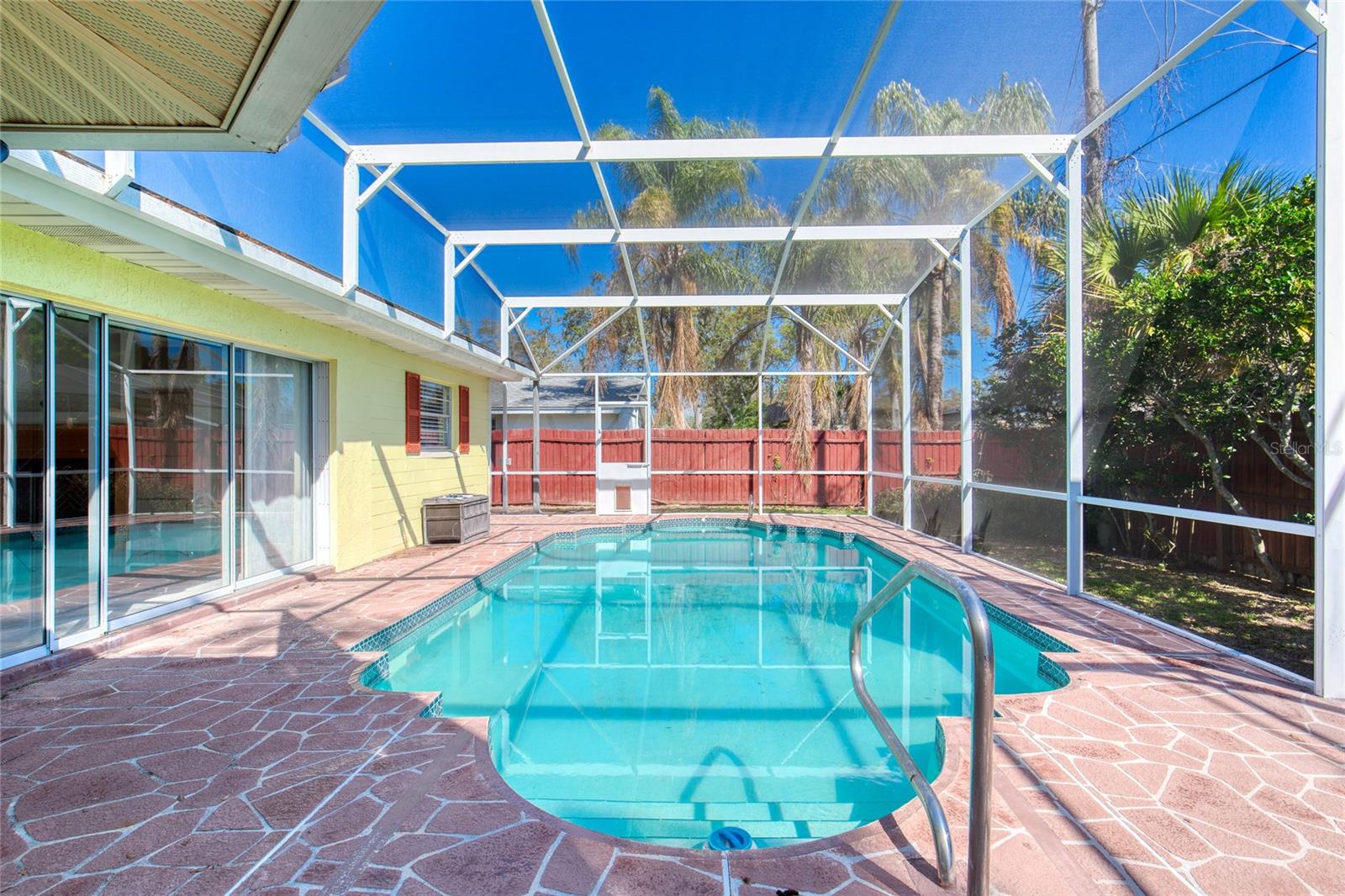 Image 3 of 47 For 731 Lindenwood Circle E