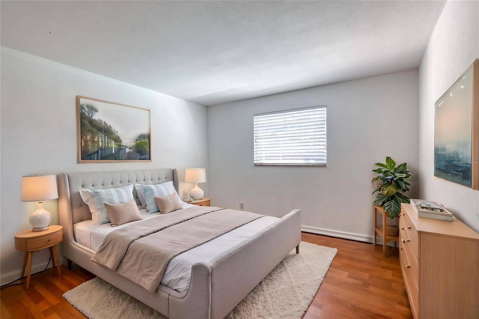 Image 33 of 47 For 731 Lindenwood Circle E