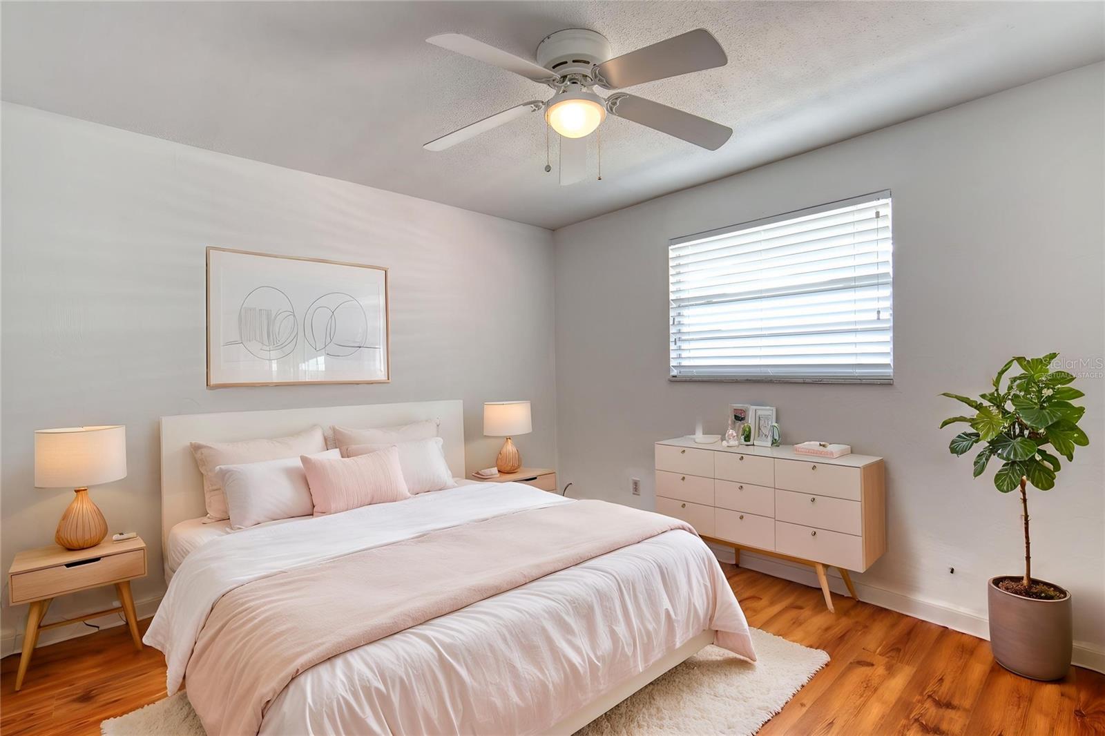 Image 37 of 47 For 731 Lindenwood Circle E