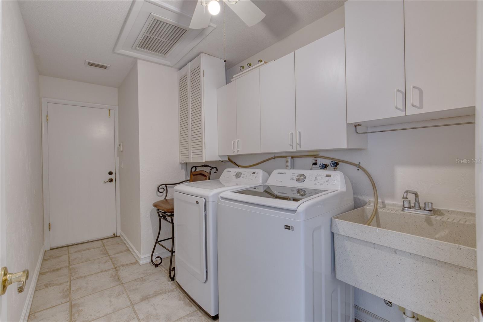 Image 38 of 47 For 731 Lindenwood Circle E