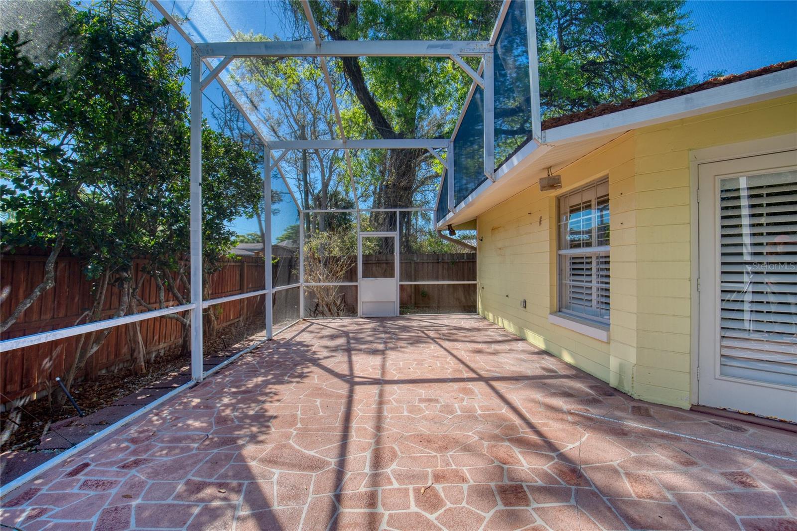 Image 39 of 47 For 731 Lindenwood Circle E