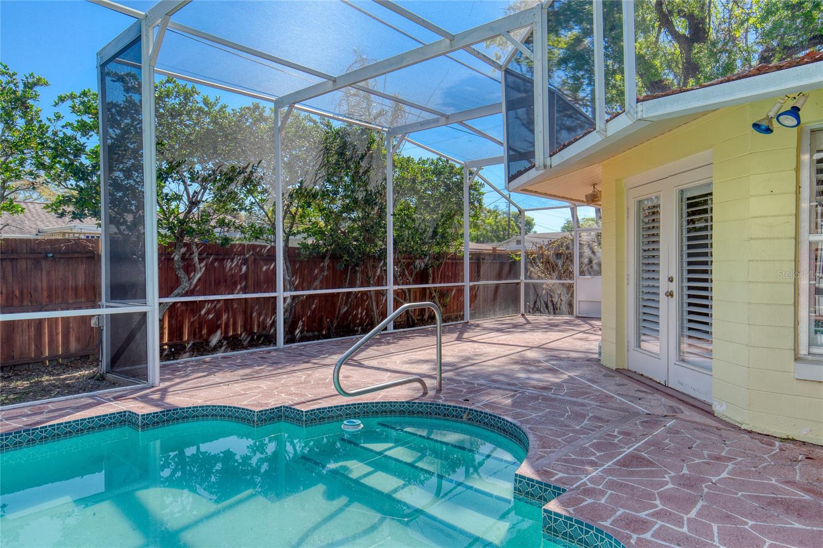 Image 41 of 47 For 731 Lindenwood Circle E