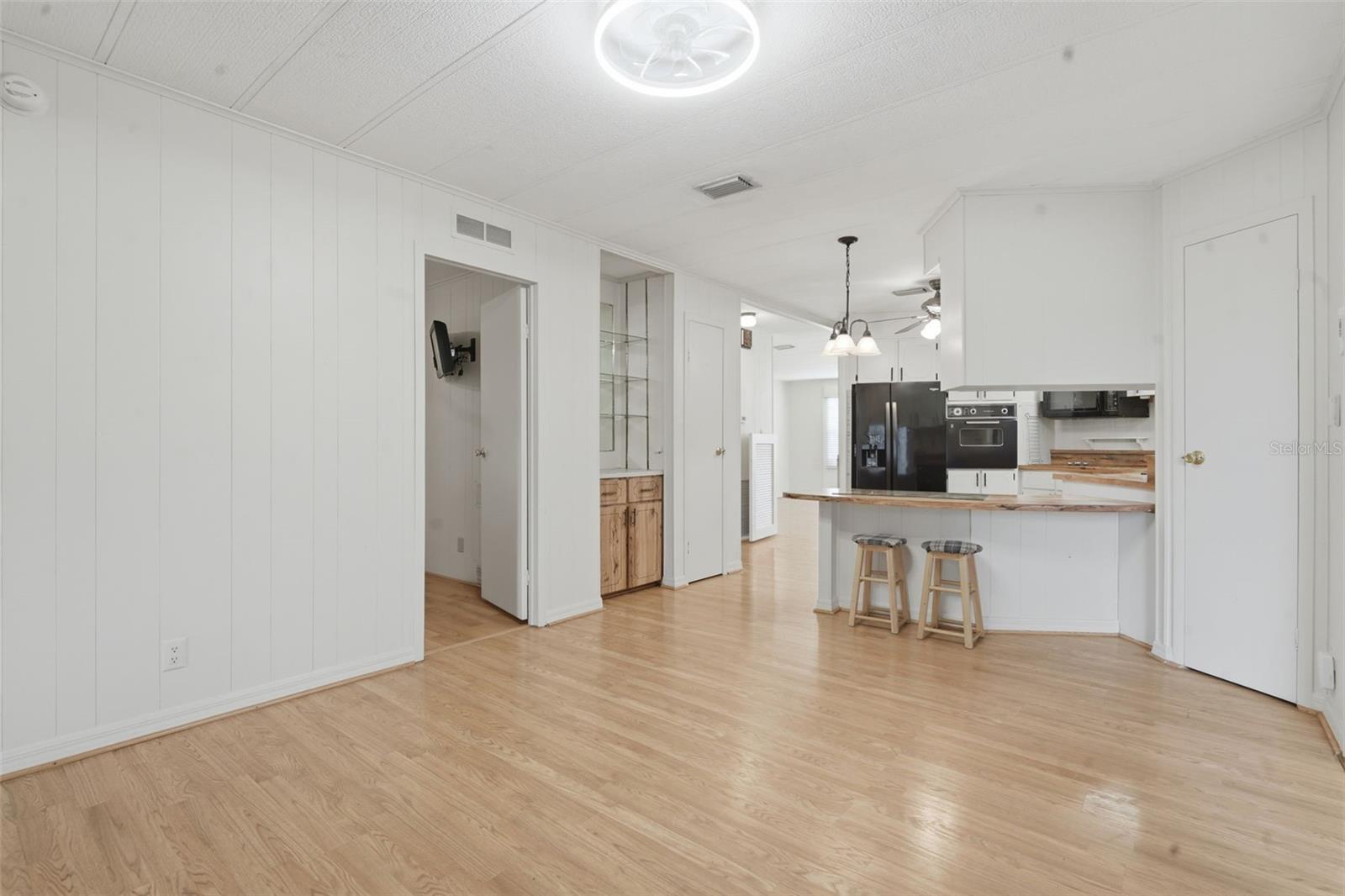 Image 12 of 55 For 142 Florence Boulevard