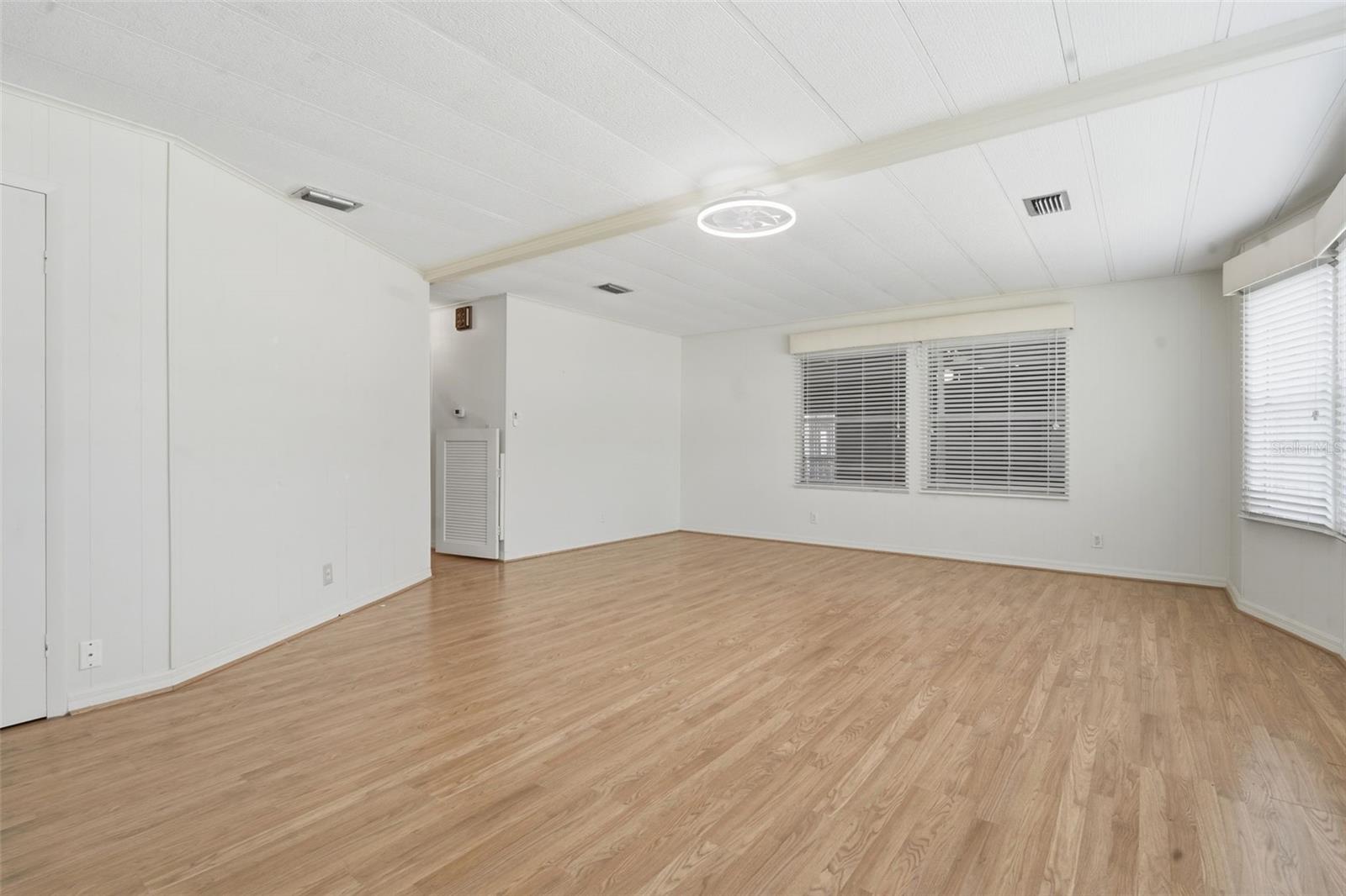 Image 19 of 55 For 142 Florence Boulevard